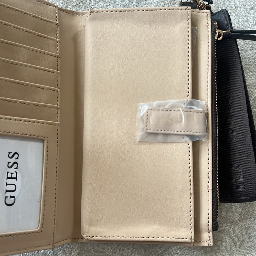 Brand New Guess Two Tone Brown Cappuccino Logo Wristlet Wallet Phone Holder - Picture 12 of 16